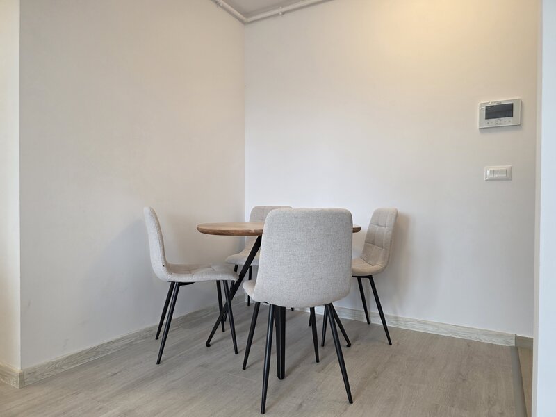 Hils Brauner, prima inchiriere, 2 camere, parcare inclusa, 7 min. Metrou.
