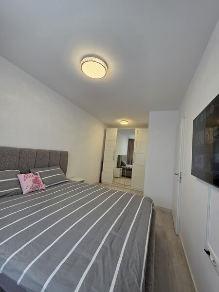 Hils Brauner, prima inchiriere, 2 camere, parcare inclusa, 7 min. Metrou.